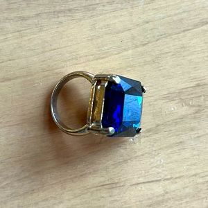 Glamorous costume ring